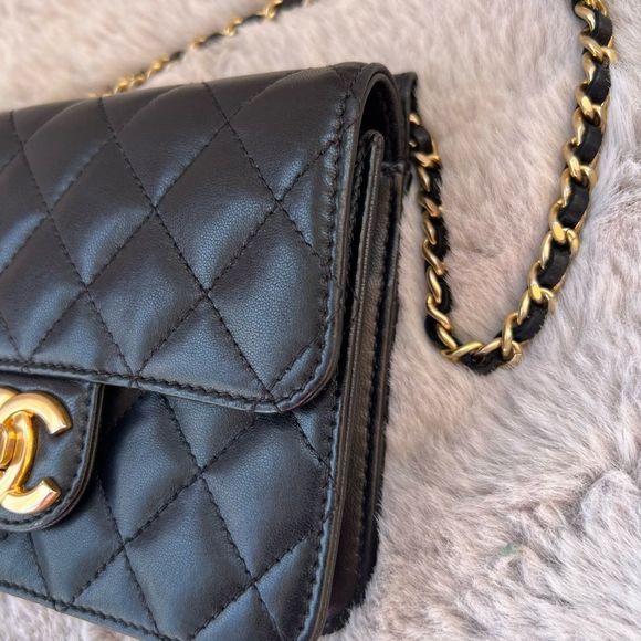 Chanel Mini Flap Bag - Picture 2 of 13